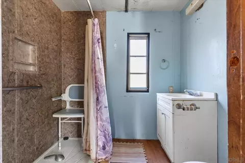 Bath - 2174 Baldwin Ave, Palermo, CA 95968 photo 4 of 5