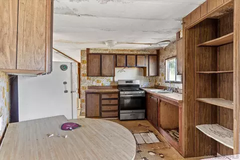 Kitchen - 2174 Baldwin Ave, Palermo, CA 95968 photo 1 of 2