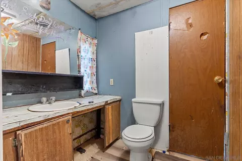 Bath - 2174 Baldwin Ave, Palermo, CA 95968 photo 3 of 5