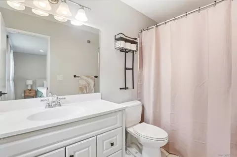 Bath - 2304 Meadowridge Pl, Spring Valley, CA 91977 photo 1 of 2