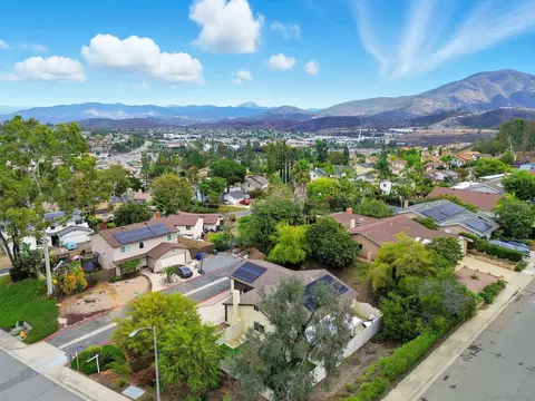 View/Area - 2304 Meadowridge Pl, Spring Valley, CA 91977 photo 5 of 8