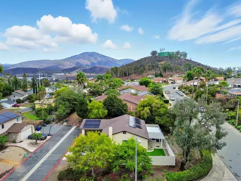 2304 Meadowridge Pl, Spring Valley, CA 91977