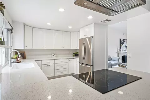 Kitchen - 2304 Meadowridge Pl, Spring Valley, CA 91977 photo 4 of 5