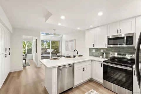 Kitchen - 1666 Tennis Match Way, Encinitas, CA 92024 photo 3 of 5