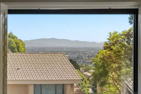 View/Area - 6489 Caminito Catalan, La Jolla, CA 92037 photo 1 of 1