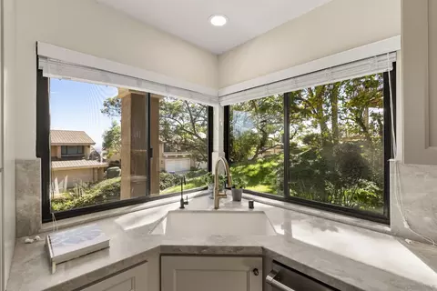 Kitchen - 6489 Caminito Catalan, La Jolla, CA 92037 photo 5 of 5