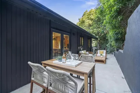 Exterior - 1733 Nautilus St, La Jolla, CA 92037 photo 3 of 9
