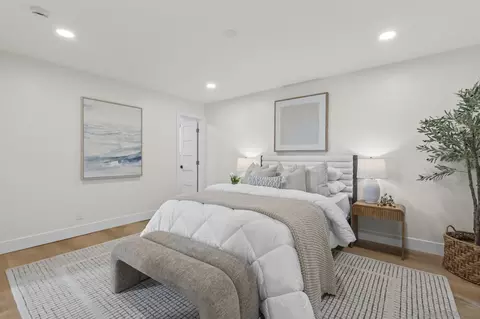 Bedroom - 1733 Nautilus St, La Jolla, CA 92037 photo 1 of 7