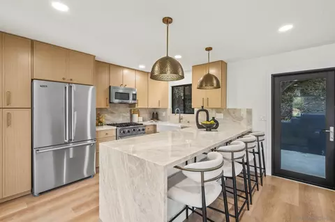 Kitchen - 1733 Nautilus St, La Jolla, CA 92037 photo 4 of 5