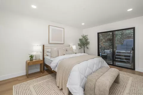 Bedroom - 1733 Nautilus St, La Jolla, CA 92037 photo 2 of 7