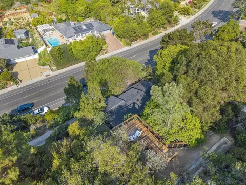 View/Area - 1733 Nautilus St, La Jolla, CA 92037 photo 1 of 2