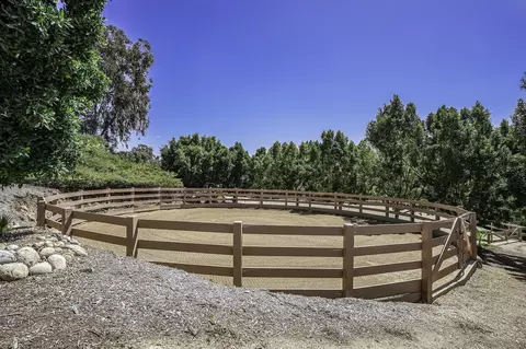 Exterior - 5305 La Crescenta, Rancho Santa Fe, CA 92067 photo 10 of 15