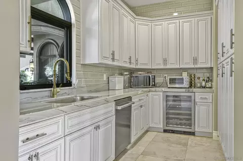 Kitchen - 5305 La Crescenta, Rancho Santa Fe, CA 92067 photo 3 of 6