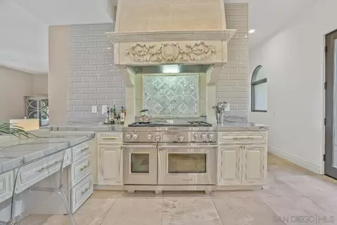 Kitchen - 5305 La Crescenta, Rancho Santa Fe, CA 92067 photo 4 of 6