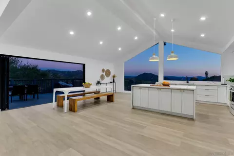 Kitchen - 1029 Rainbow Valley Ct, Fallbrook, CA 92028 photo 1 of 16