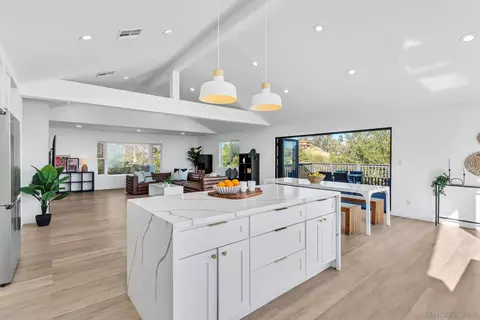 Kitchen - 1029 Rainbow Valley Ct, Fallbrook, CA 92028 photo 14 of 16