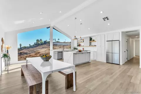 Dining - 1029 Rainbow Valley Ct, Fallbrook, CA 92028 photo 7 of 7