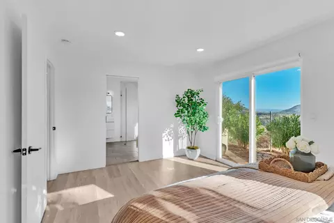Bedroom - 1029 Rainbow Valley Ct, Fallbrook, CA 92028 photo 5 of 5