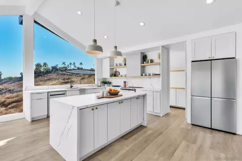 Kitchen - 1029 Rainbow Valley Ct, Fallbrook, CA 92028 photo 10 of 16