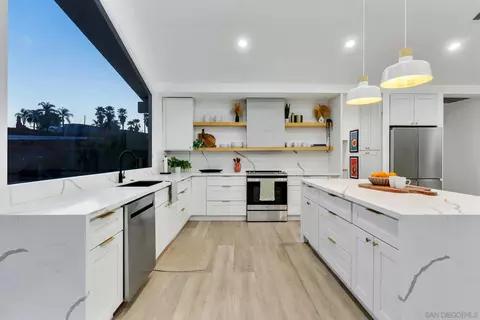 Kitchen - 1029 Rainbow Valley Ct, Fallbrook, CA 92028 photo 5 of 16
