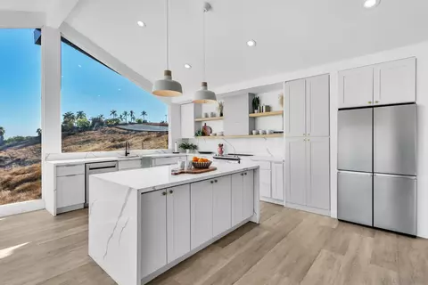 Kitchen - 1029 Rainbow Valley Ct, Fallbrook, CA 92028 photo 9 of 16