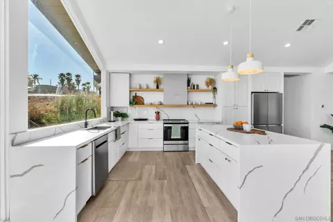 Kitchen - 1029 Rainbow Valley Ct, Fallbrook, CA 92028 photo 8 of 16
