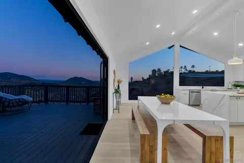 Dining - 1029 Rainbow Valley Ct, Fallbrook, CA 92028 photo 1 of 7