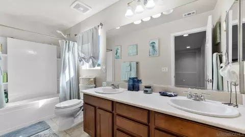 1045 Stratton Dr, Vista, CA 92083 photo 20