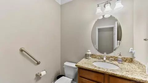 1045 Stratton Dr, Vista, CA 92083 photo 13