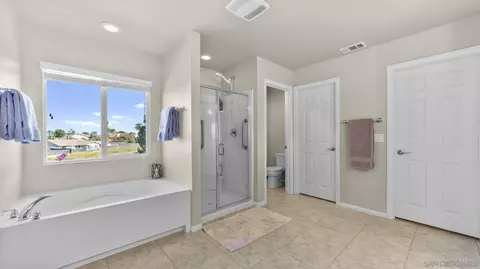 1045 Stratton Dr, Vista, CA 92083 photo 31