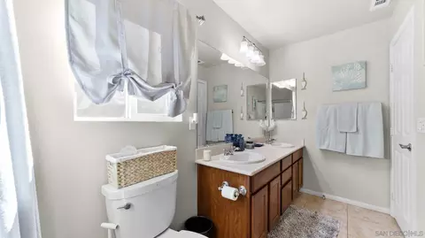 1045 Stratton Dr, Vista, CA 92083 photo 21