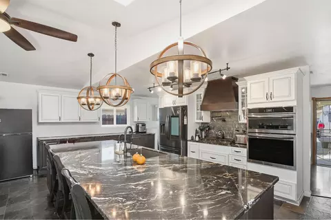 Kitchen - 8524 Big Rock Rd, Santee, CA 92071 photo 6 of 10