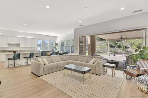 1221 Stockton Pl, Escondido, CA 92026