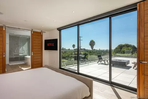 Bedroom - 1605 Burgundy Rd, Encinitas, CA 92024 photo 3 of 6
