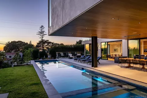 Exterior - 1605 Burgundy Rd, Encinitas, CA 92024 photo 10 of 11