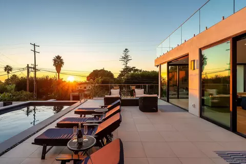 Exterior - 1605 Burgundy Rd, Encinitas, CA 92024 photo 9 of 11