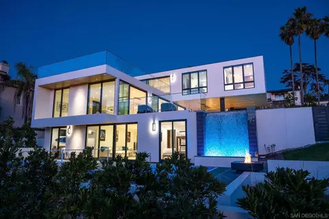 Exterior - 1605 Burgundy Rd, Encinitas, CA 92024 photo 2 of 11