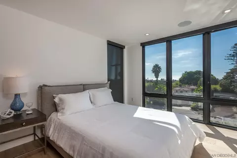 Bedroom - 1605 Burgundy Rd, Encinitas, CA 92024 photo 6 of 6