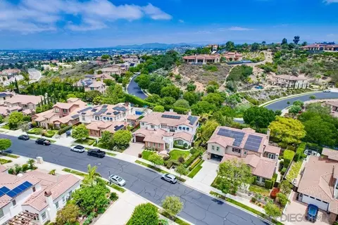 6977 Corte Langosta, Carlsbad, CA 92009
