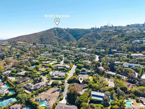 View/Area - 7716 Hidden Valley Ct, La Jolla, CA 92037 photo 5 of 6