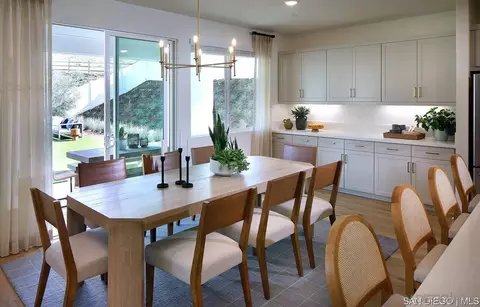 Dining - 709 Meadowood St #328, Fallbrook, CA 92028 photo 1 of 1
