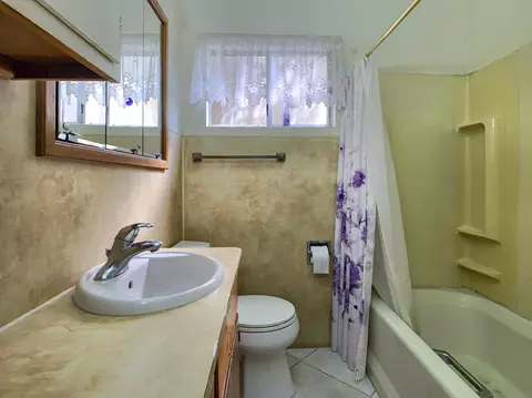 Bath - 603 Galena St, El Cajon, CA 92019 photo 1 of 2