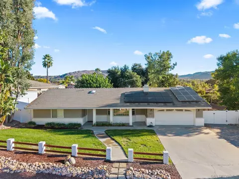 23434 Everett Pl, Ramona, CA 92065