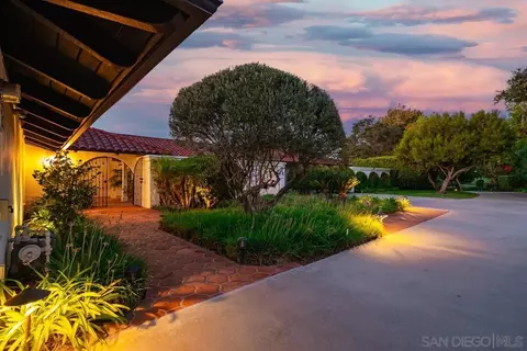 Exterior - 11 Country Glen Rd, Fallbrook, CA 92028 photo 4 of 27