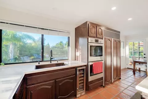 Kitchen - 11 Country Glen Rd, Fallbrook, CA 92028 photo 3 of 5