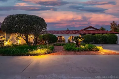 Exterior - 11 Country Glen Rd, Fallbrook, CA 92028 photo 3 of 27
