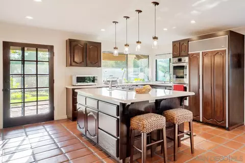 Kitchen - 11 Country Glen Rd, Fallbrook, CA 92028 photo 2 of 5