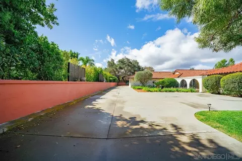 Exterior - 11 Country Glen Rd, Fallbrook, CA 92028 photo 2 of 27