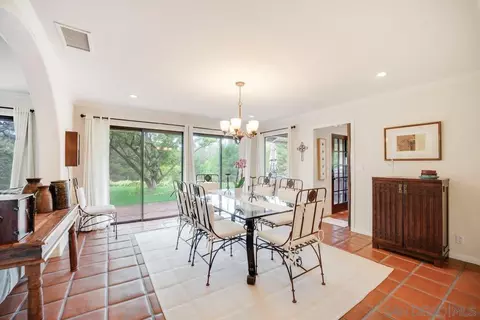 Dining - 11 Country Glen Rd, Fallbrook, CA 92028 photo 1 of 2