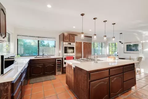 Kitchen - 11 Country Glen Rd, Fallbrook, CA 92028 photo 4 of 5
